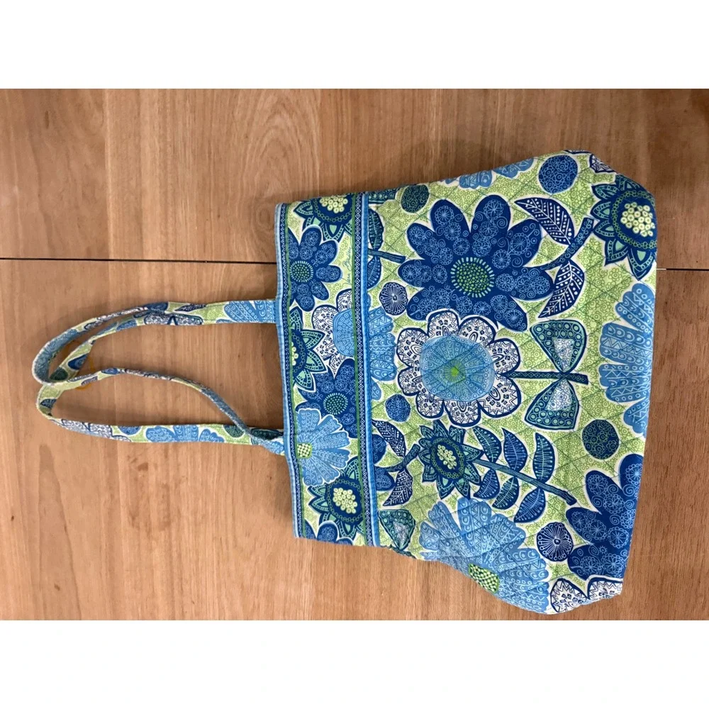 Vera Bradley Doodle Daisy Blue Green Quilted Cotton Floral Tote Shoulder bag